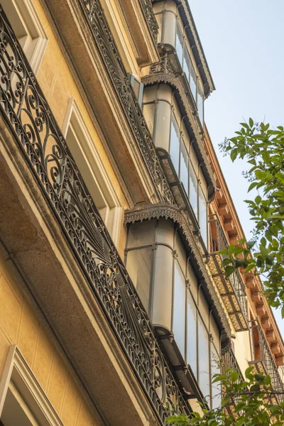 Clásico Retro Vintage Hierro Forjado Antiguos Balcones Metal Con Patrones — Foto de Stock