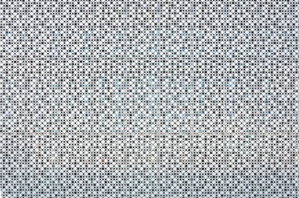 Binanın ön cephesi için gri delikli paneller. Arkaplan veya doku için