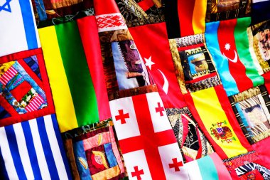 Dünya bayrakları, farklı ülkelerin küçük bayrakları.