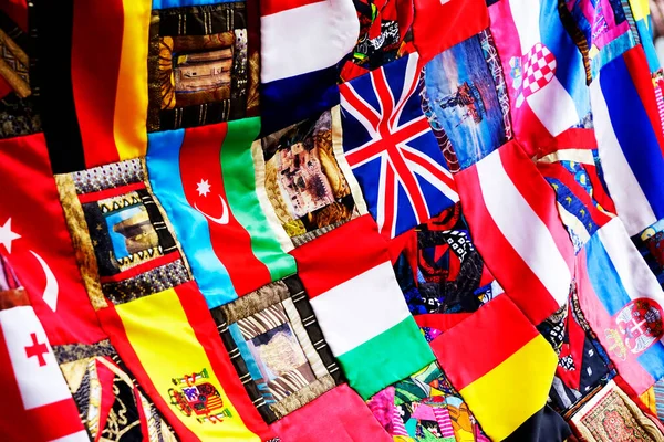 Dünya bayrakları, farklı ülkelerin küçük bayrakları