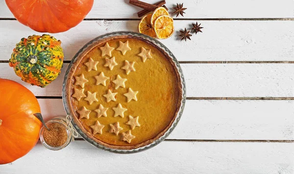 Kabak tartı ve baharat, üst görünüm.