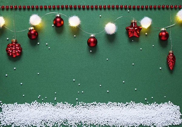 Noel yeşili arka plan manzarası. Yeni yıl için metin şablonu. Reklam için model, tebrikler. Tatil tebrik kartı tasarımı.