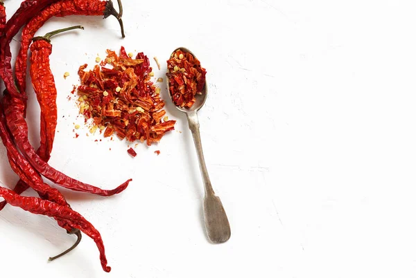 Crushed Pepper Spoon Dry Red Chillies Top View Copy Space — Stock Photo, Image