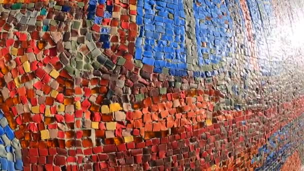 Wandmosaik Auf Der Straße Buntes Puzzle — Stockvideo