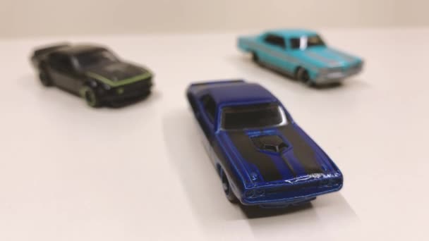 Pequenos Modelos Brinquedos Carros Reais — Vídeo de Stock