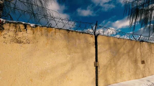 Old Soviet Prison Winter High Fence Barbed Wire Snow — Foto Stock