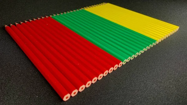 Abstraktion Von Bleistiften Zum Zeichnen Bleistifte Die Flagge Litauens Gefaltet — Stockfoto