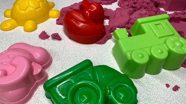 Sabbia Cinetica Rosa Bambini Sviluppo Gioco Casa Con Stampi Sandbox — Foto Stock