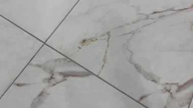 Ev, ahşap, fayanslar, lamine, metal, tuğla, plaka gibi çeşitli tamamlayıcı malzemelerin özgeçmiş ve dokularının soyut fotoğrafları.