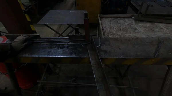 Ręczna Maszyna Gięcia Części Metalowych Fabryce — Zdjęcie stockowe