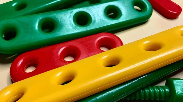 Große Kunststoffkonstruktion Leuchtenden Farben Für Die Entwicklung Von Kindern — Stockfoto