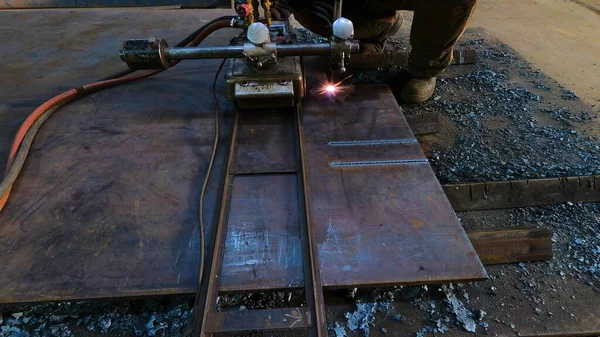 Maszyna Cięcia Gazem Szynami Precyzyjnej Obróbki Metalu Pan Pracuje Maszyny — Zdjęcie stockowe