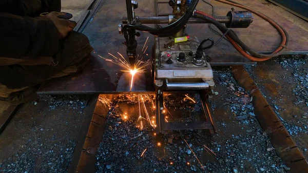 Maszyna Cięcia Gazem Szynami Precyzyjnej Obróbki Metalu Pan Pracuje Maszyny — Zdjęcie stockowe