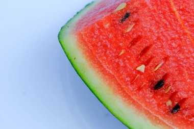 Taze karpuz için dilimler. çekim stüdyosu