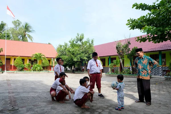 Lampung Indonésie Prosince 2021 Rozostřeno Děti Základních Škol Které Hrají — Stock fotografie