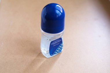 Lampung, Endonezya 03 03 2022 - Ölümcül marka ürünü. Deadorant anti-terletici 50 ml şişe