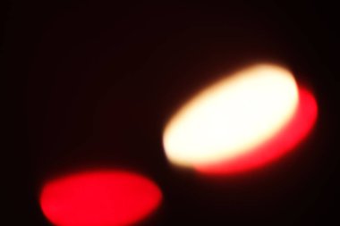 Yansıyan ışık sızıntısı, lensler, soyut Bokeh Işıkları. Odak dışı Parlak renkler Sızdıran Işık, Siyah Arkaplan Işığı