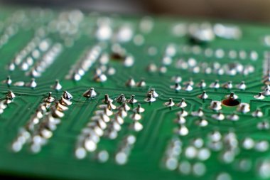 Elektronik devre kartını kapat