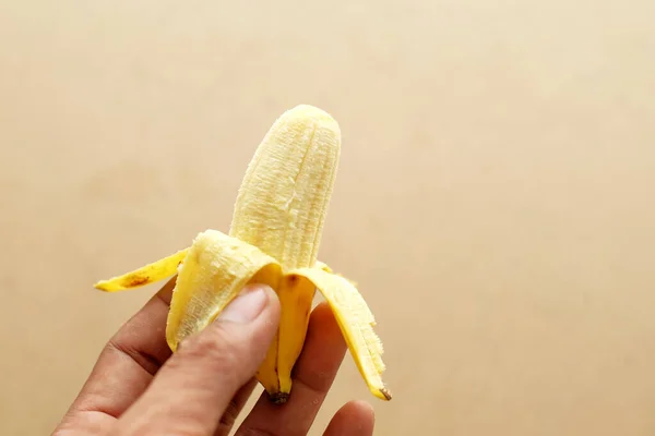 Male Hand Holding White Banana Fresh Tropical Fruit — Stock Photo, Image