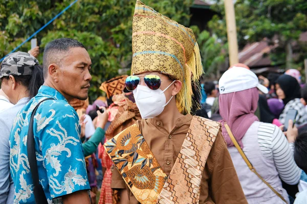 Lampung, Endonezya Mayıs 06: 2022: Sekura partisinin geleneği, yüzü süsleyen ahşap veya kumaştan yapılmış bir yüz kaplamasıdır. Sekura, Batı Lampung kökenli bir maske sanatı türüdür..
