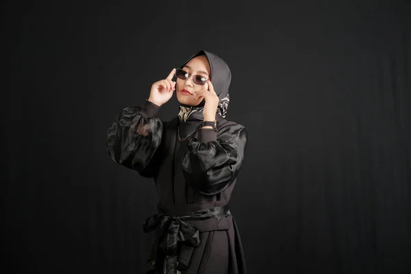 Happy Young Asian Muslim Woman Happy Face Wearing Glasses Isolated — Stok Foto