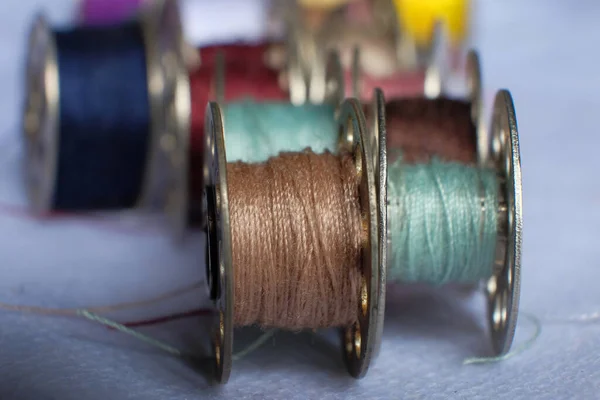 Multicolored Threads Bobbin Sewing Machine Blurred Background Other Bobbinsmulticolored Threads — Stock Photo, Image