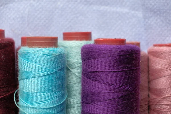 Stacks Colorful Yarn Spools Tube Yarn Linen Yarn — Stock Photo, Image