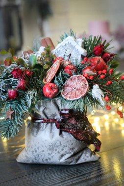#El yapımı mum... alçı taşı... yeni yıl süslemesi... mutlu yıllar... yeni yıl çelengi... parça ağaç... peri ışıkları... noel çantası... ev dekoru... ev dekorasyonu...