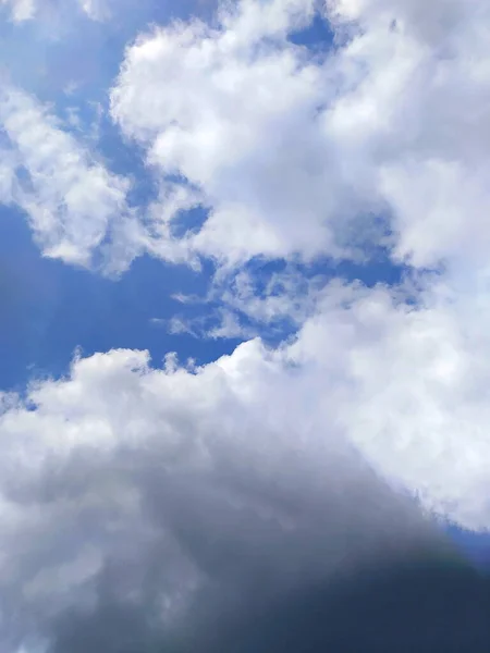 Дневное Небо Оттенено Красивыми Облаками Небо Густые Облака Небо Прекрасно — стоковое фото