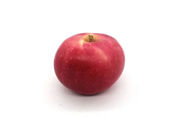 新鲜的苹果果实 背景为白色 — 图库照片