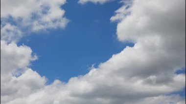 Bulutlar bulutlar, bulutlar, bulutlar, hava bulutları, mavi bulutlar, bulutlar. Yüksek kalite 4k görüntü