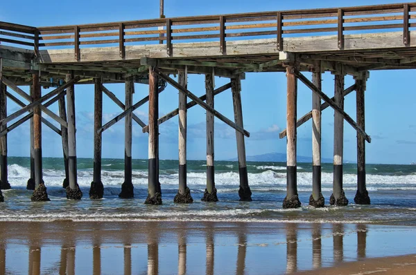 Vagues Écrasant Légèrement Sur Jetée Newport Beach Californie — Photo