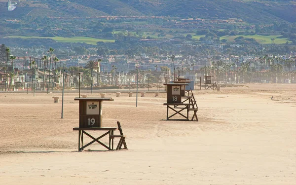 Boş cankurtaran Newport Beach, California 'da duruyor..