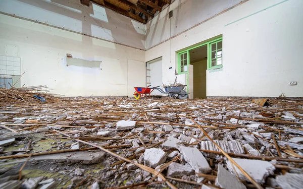 Interior Old Building Being Demolished Equipment Debris Rubble Waste Visible — Stockfoto