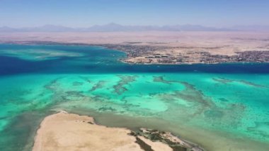 Hava görüntüsü: Kızıl Deniz 'deki ada, Hurghada, Mısır