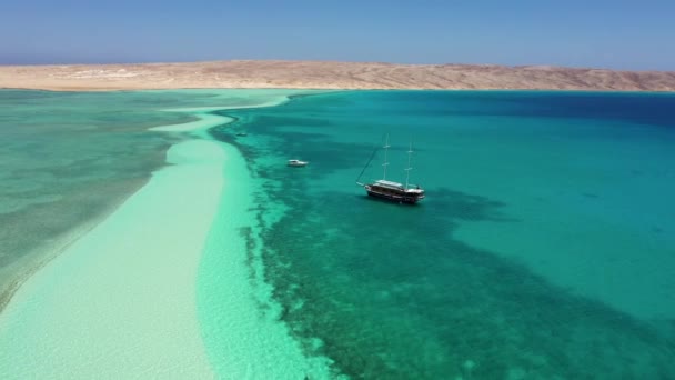 Aerial View Boat Beautiful Lagoon Red Sea Egypt — Stock Video