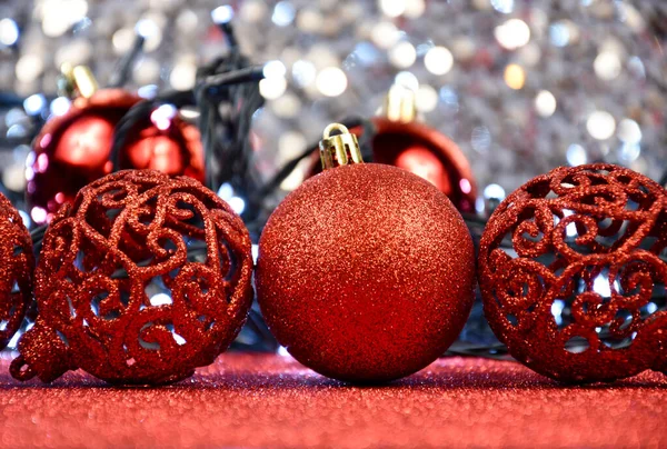 Schöne Rote Weihnachtsglitzerkugel Mit Leichtem Weihnachtskranz Rote Kugeln Dekoration Mit — Stockfoto