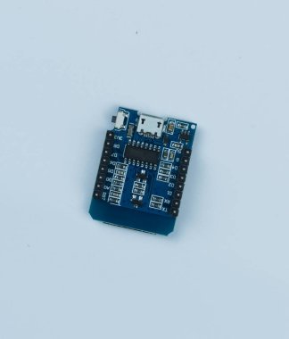  PCB gibi elektronik bileşenlerin üst görünümü