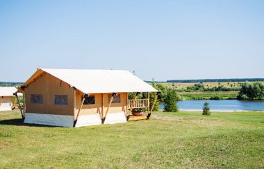 Ukrayna 'da glamping olarak bilinen büyüleyici kamp..