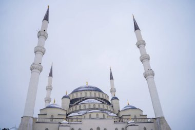 Karlı Hava 'da 4 Minaresi olan Büyük Cami