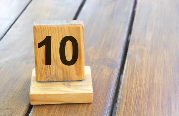 板タブの木製の優先順位番号10 — ストック写真