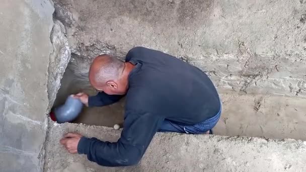 Overhead Shot Caucasian Man Installing Drainage Tray Install Sewerage Foundation — 图库视频影像