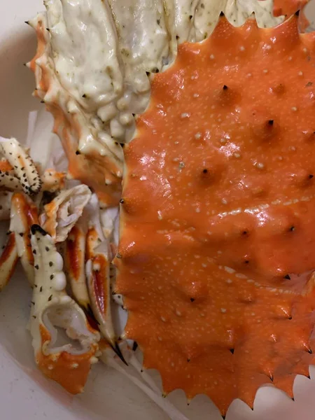 Kepiting Dimasak Dalam Kondisi Lapangan Kepiting Sakhalin Tentakel Dan Bagian — Stok Foto