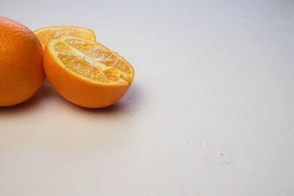 Orangenschnitt Isoliert Auf Weißem Hintergrund Saftige Früchte Gesunde Ernährung Platz — Stockfoto