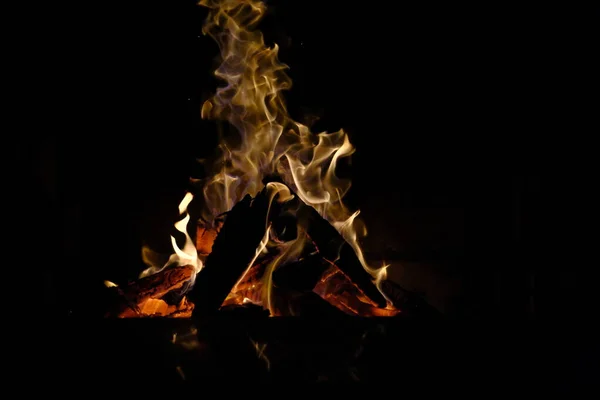 Fogo Lareira Sobre Fundo Escuro Grande Incêndio Casa Aquecimento Alternativo — Fotografia de Stock