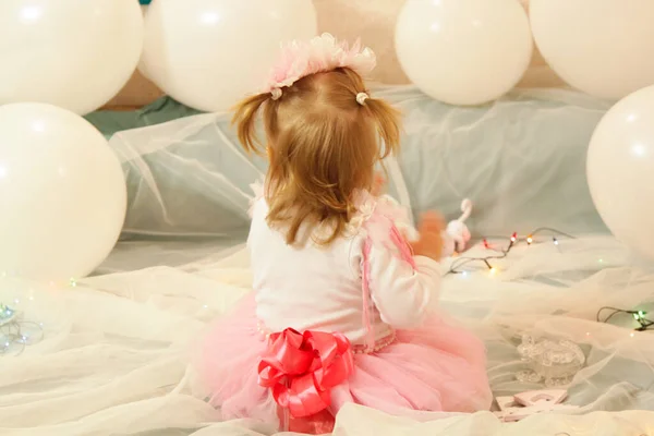 Little Girl Ponytails Surrounded White Balloons Children Birthday Party Festive — Stock fotografie