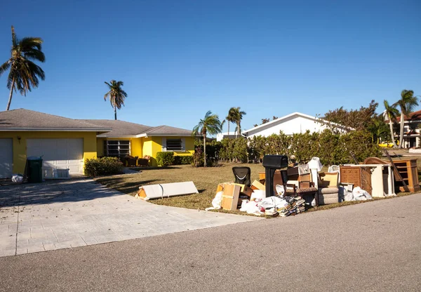 Napels Florida Usa September 2022 Nieuws Puin Inclusief Persoonlijke Spullen — Stockfoto