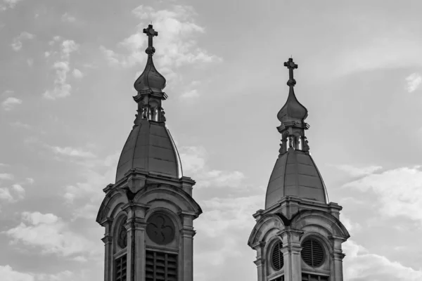 Twin Steeples Ανάσταση Καθολική Εκκλησία Johnstown Πενσυλβάνια Ηπα — Φωτογραφία Αρχείου