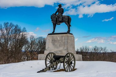 General O. Anıtı. Howard in Winter, East Cemetery Hill, Gettysburg Ulusal Askeri Parkı, Pennsylvania, ABD