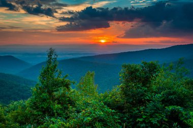 Blue Ridge Mountain Sunset, Shenandoah Ulusal Parkı, Virginia, ABD